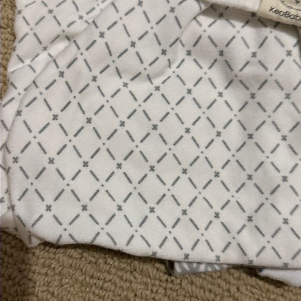Set of 4 KeaBabies Baby Swaddle Blankets with Fun Patterns.  0-3 Months. - Picture 3 of 8